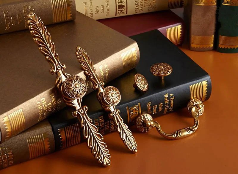 Furniture Hardware Drop Pulls - シャビーシックなドレッサー取手ハンドルノブ真鍮フラワーヴィンテージ引き出しドロップ取手カントリーキッチンキャビネットハンドルハードウェア